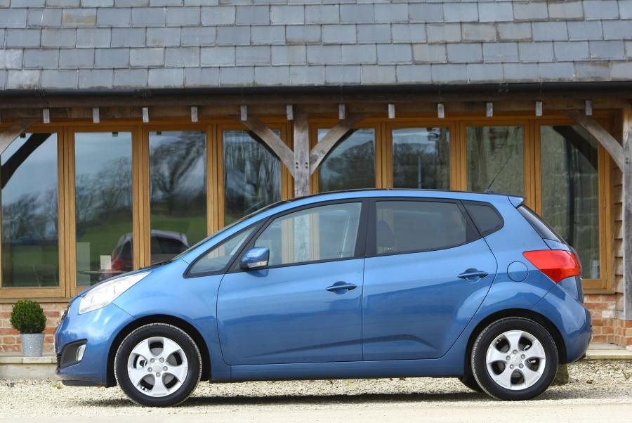  Kia Venga 2012 года  (фото 17 из 27)